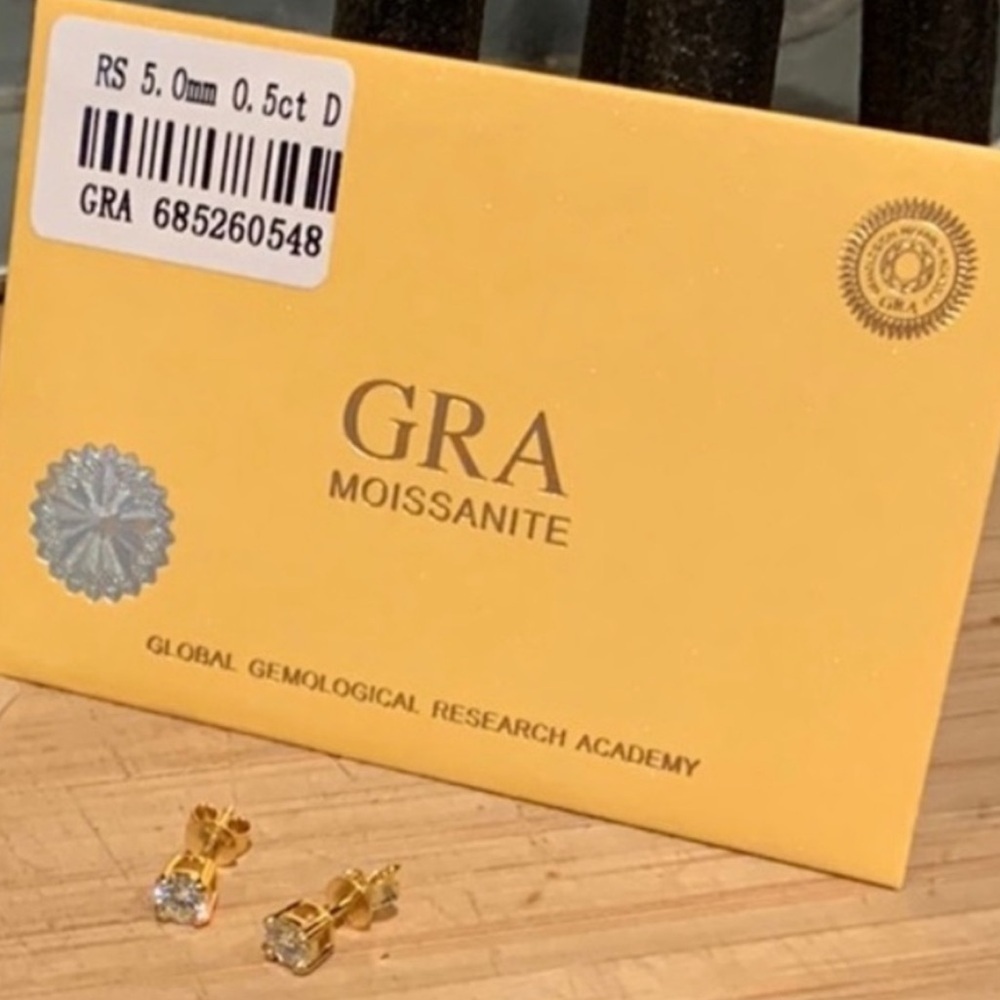 1ctw Moissanite Stud Earrings 925 Sterling Silver plated 14k Yellow Gold COA NEW